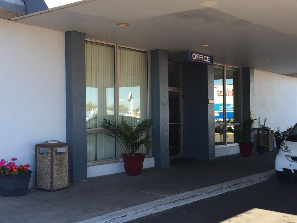 Ez 8 Motel Airporter Phoenix Exteriör bild