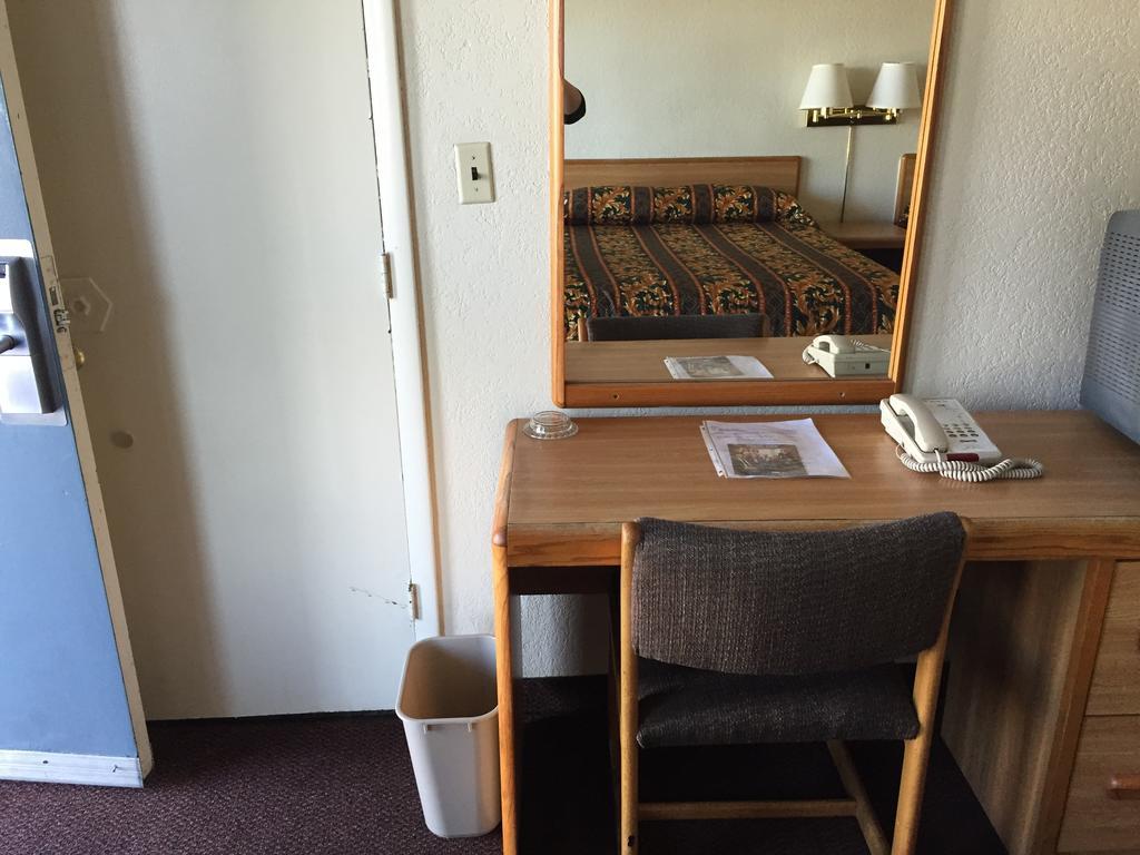 Ez 8 Motel Airporter Phoenix Rum bild